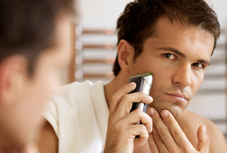 Практично все доросле чоловіче населення голиться або щодня, або періодично